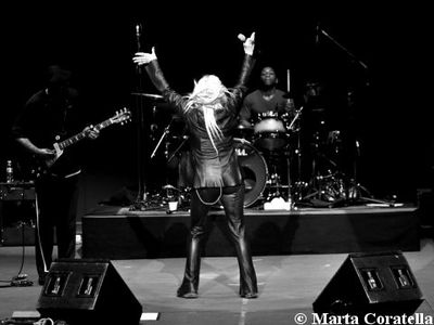 Cyndi Lauper apre un rifugio per gay, bisex e transgender