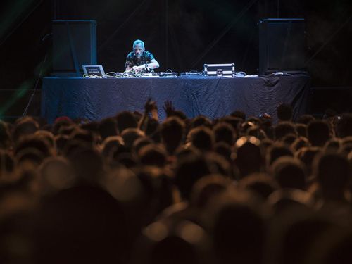 Musica elettronica: durante la pandemia crollo del 54%