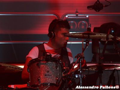 Lorenzo Suraci: &apos;Radio Rai boicotta i Modà, ma il disco va a gonfie vele&apos;