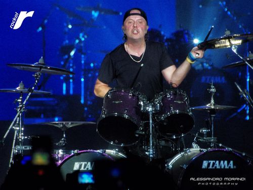Concerti, Metallica e Red Hot Chili Peppers prima in Europa per evitare la crisi