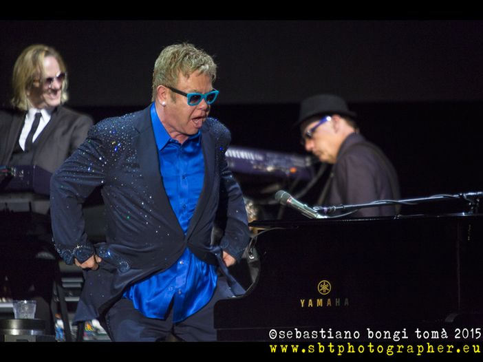 Elton John: trio di rocker per il nuovo album, e problemi coi Backstreet Boys Elton John: trio di rocker per il nuovo album, e problemi coi Backstreet Boys