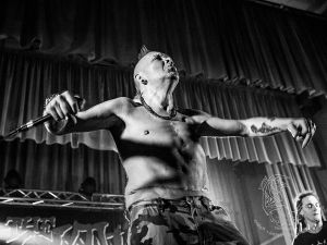 FLASH - Exploited, infarto in scena per Wattie Buchan, tour europeo cancellato