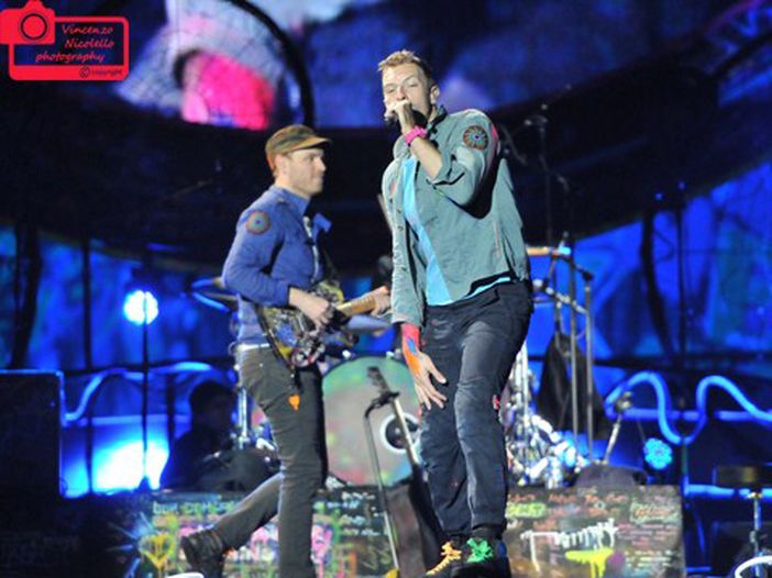 I Coldplay suonano una canzone inedita a New York: un&#039;anteprima del nuovo album? - VIDEO