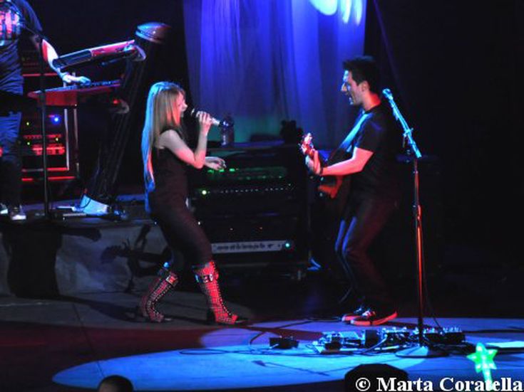 Avril Lavigne &apos;sotto pressione per avere figli&apos;