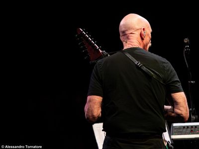 Tony Levin: un disco solista e un tour con i musicisti di Peter Gabriel