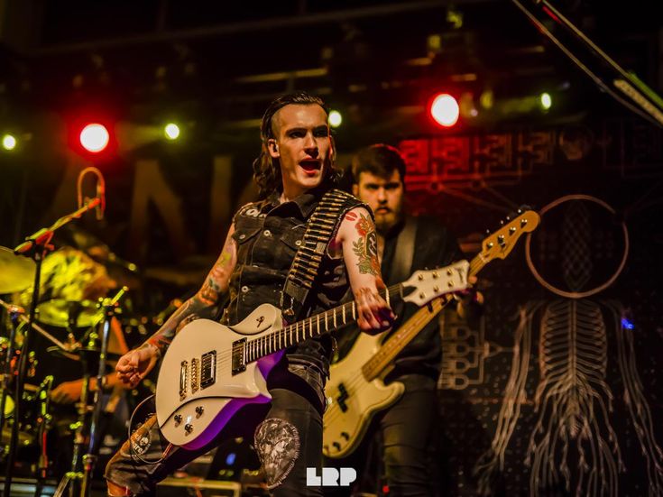 Gli Angra rinascono ad ottobre con un nuovo disco