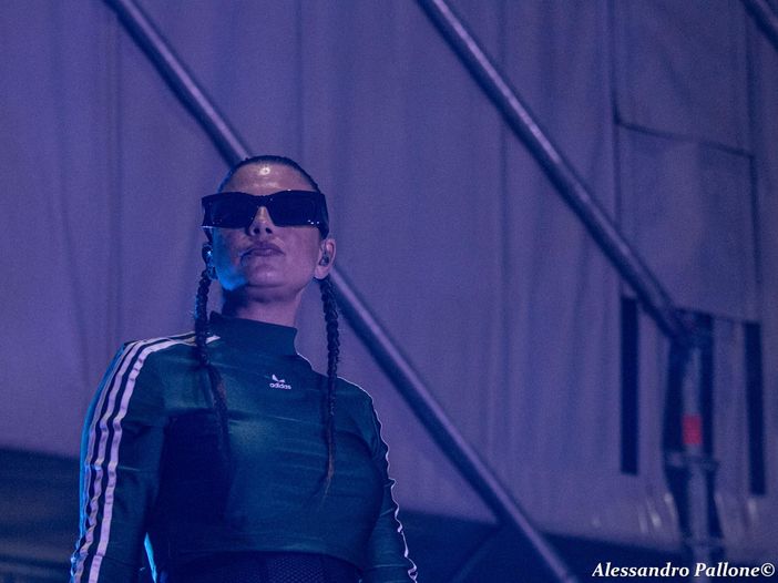 Emma: il nuovo album si intitola &#039;Adesso&#039; ed esce il 27 novembre, poi il tour - COPERTINA