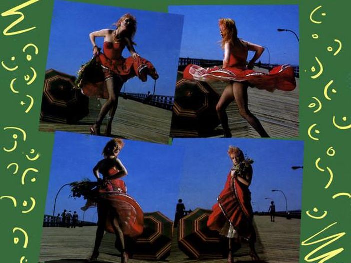 Covers story: “Girls just want to have fun” di Cyndi Lauper Covers story: “Girls just want to have fun” di Cyndi Lauper