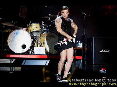Robbie Williams vuole tornare in Gran Bretagna con la figlia