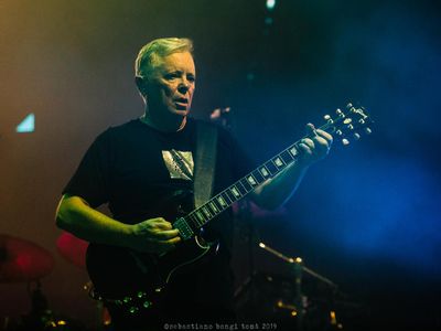 Anche i Chemical Brothers nel disco dei New Order