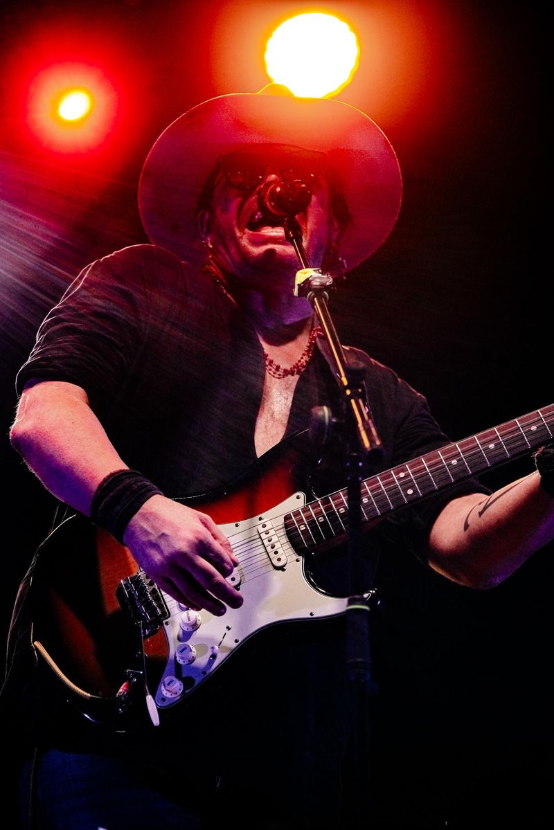 9 luglio 2023 &ndash; Parco Caserme Rosse - Bonsai Garden - Bologna &ndash; Gianluca Grignani in concerto