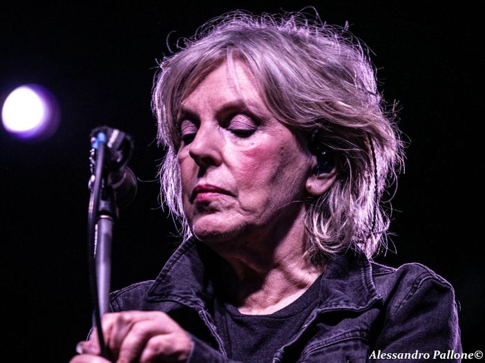 Lucinda Williams pubblica un album di cover dei Beatles Lucinda Williams pubblica un album di cover dei Beatles