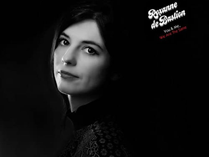 'La voce perfetta': debutta Roxanne de Bastion, ecco chi è 'La voce perfetta': debutta Roxanne de Bastion, ecco chi è