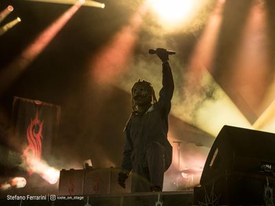 Gli Slipknot pensano ad un nuovo tour in Europa, ma solo nel 2001