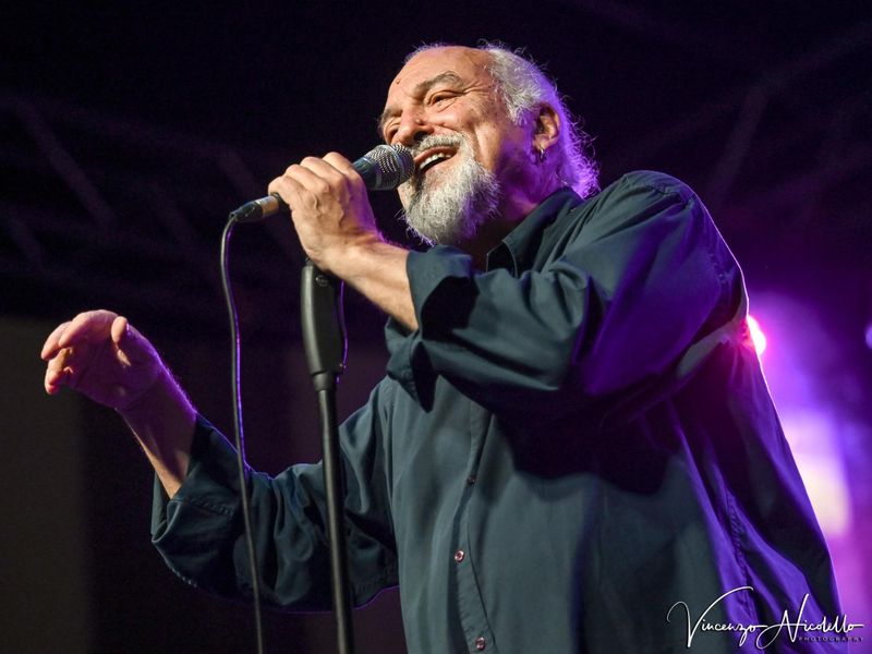 30 luglio 2025 - Fiera del Pesco - Piazza Italia - Canale d'Alba (Cn) - Eugenio Finardi in concerto 30 luglio 2025 - Fiera del Pesco - Piazza Italia - Canale d'Alba (Cn) - Eugenio Finardi in concerto