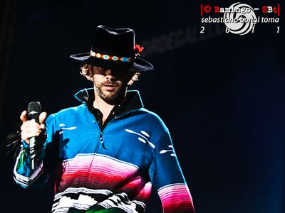 Jay dei Jamiroquai non può più guidare. Allora si costruisce una pista privata
