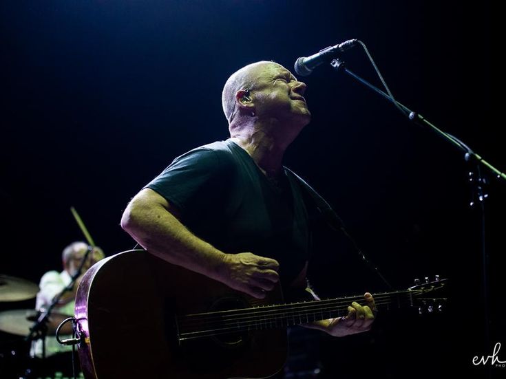 Pixies: il video ufficiale di &apos;Ring the bell&apos; è diretto da due superfan - GUARDA