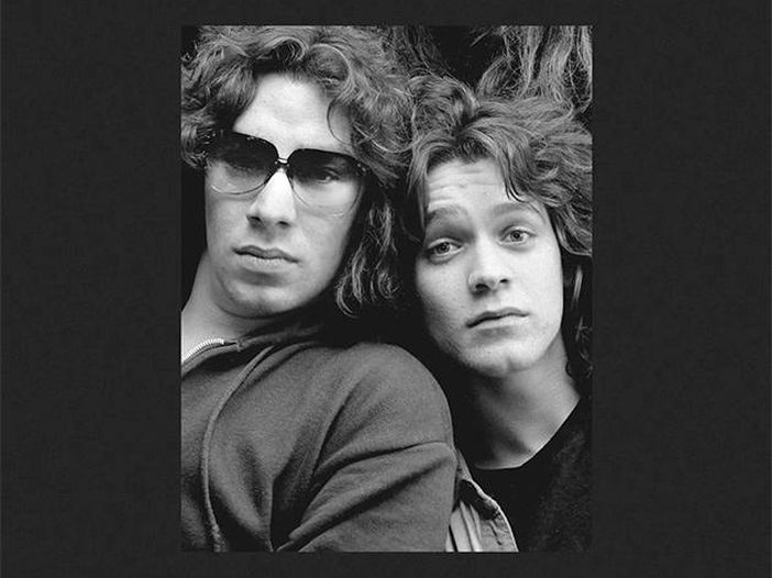 Alex Van Halen: &quot;Prima o poi uscir&agrave; ancora musica dei Van Halen&quot;