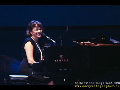 Nuove classifiche UK: Norah Jones batte McCartney, Gates le Mis-Teeq