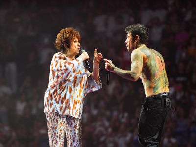 Fedez, la Ayane, Elisa e Noemi nel nuovo album 'Pop-hoolista' - VIDEO