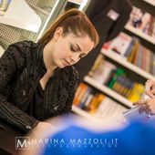 26 maggio 2016 - Mondadori - Genova - Annalisa firmacopie