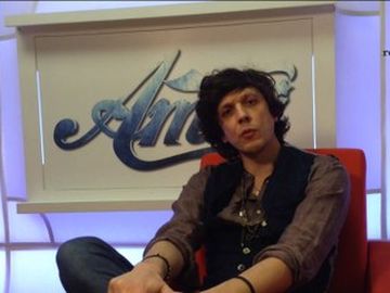 Ermal Meta - da Sanremo ad Amici: la videointervista