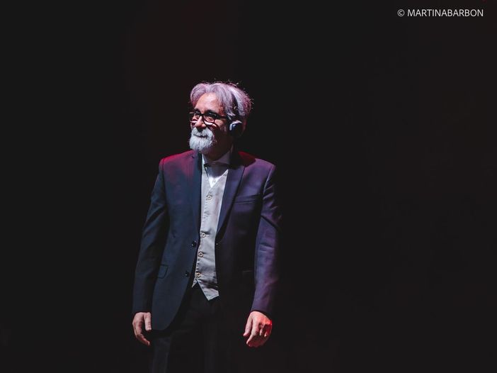 Le Vibrazioni: cambiano le date del loro tour con Beppe Vessicchio Le Vibrazioni: cambiano le date del loro tour con Beppe Vessicchio