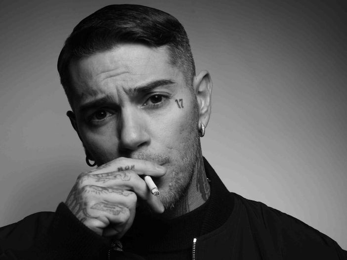 Emis Killa pubblica la canzone che avrebbe cantato a Sanremo