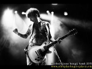 Voci: potrebbe nascere una superband tra Darkness e Foo Fighters