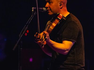 Mark Knopfler, tutto preso dal tributo alla Sun Records, rimanda il suo album