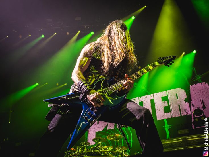 Sparatoria nella notte, ucciso sul palco il chitarrista dei Pantera