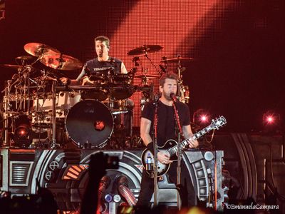 Nickelback, &apos;Here and now&apos;: &apos;Una scarica rock dedicata a chi ci definisce pop&apos;