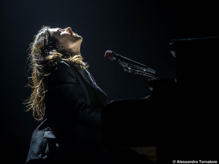 Canzoni italiane dal 2000 al 2020: &ldquo;Luce (tramonti a Nord Est)&rdquo; di Elisa