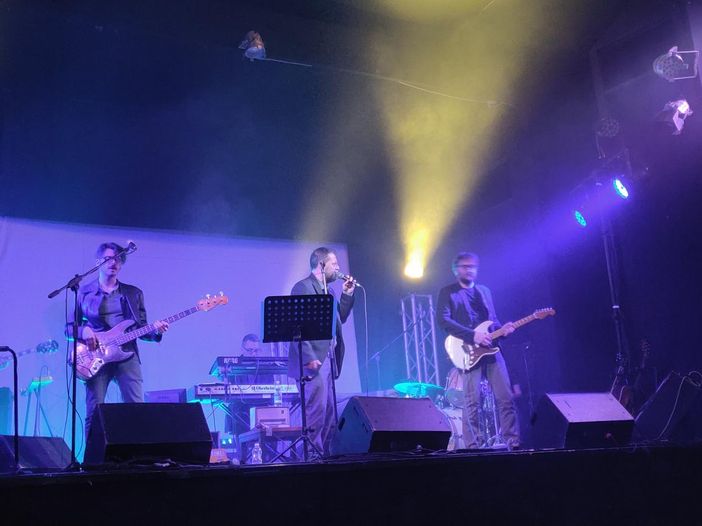 Il 'viaggio americano' dei Virginiana Miller dal vivo: la recensione del concerto a Livorno del 14/04/2019 Il 'viaggio americano' dei Virginiana Miller dal vivo: la recensione del concerto a Livorno del 14/04/2019