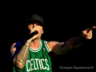 Durst dei Limp Bizkit: il singolo non è &apos;Crack addict&apos;. E Britney ha...
