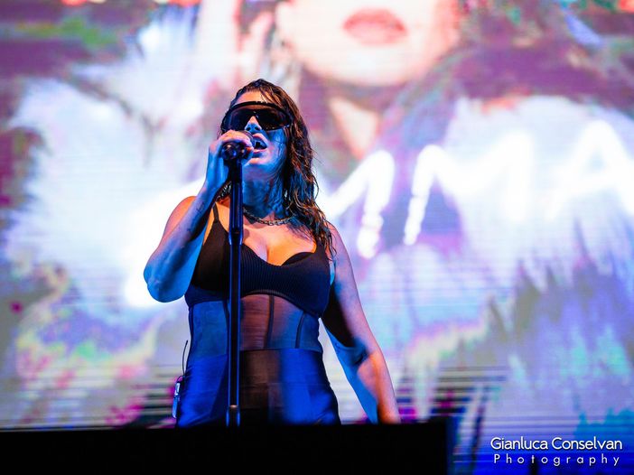 Emma torna live nel 2026 Emma torna live nel 2026