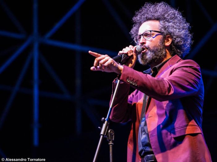 Simone Cristicchi: un duetto con Endrigo per il suo album d’esordio Simone Cristicchi: un duetto con Endrigo per il suo album d’esordio