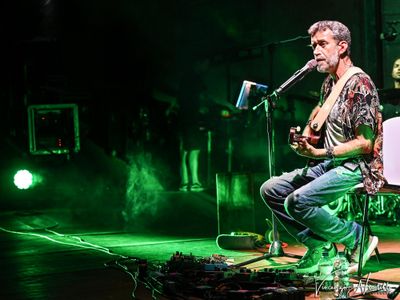 Music Control: 'La paranza' balza in testa