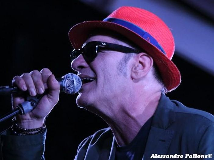 Francesco Baccini: 'Sarebbe bello organizzare un concerto a Genova per ripartire dopo la tragedia del Ponte Morandi' Francesco Baccini: 'Sarebbe bello organizzare un concerto a Genova per ripartire dopo la tragedia del Ponte Morandi'