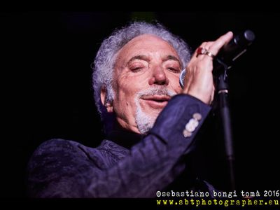UK, &apos;guerra&apos; tra &apos;The voice&apos; e &apos;Britain&apos;s got talent&apos;. Tom Jones attacca