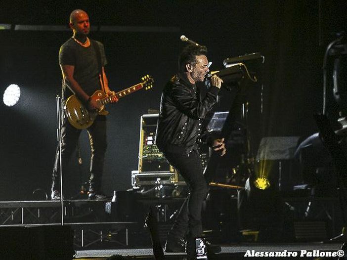 Music Control: Nek ancora in testa, Ligabue in ascesa Music Control: Nek ancora in testa, Ligabue in ascesa