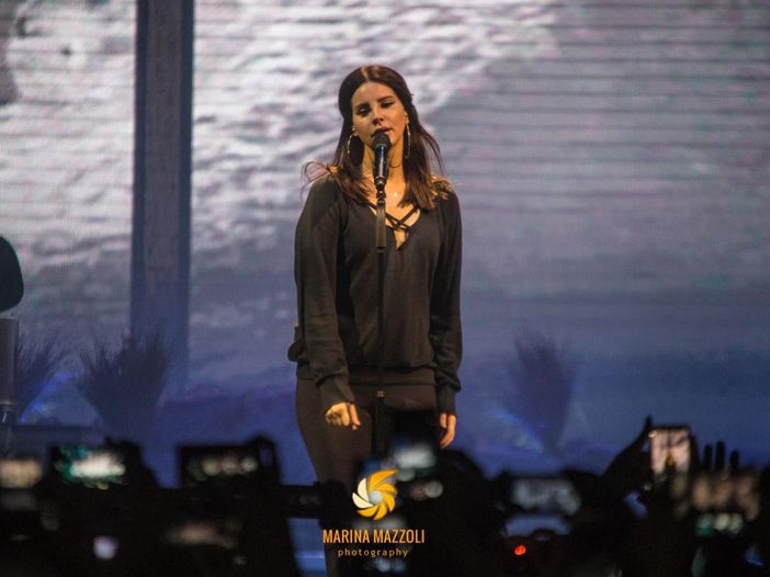 Lana Del Rey: &#039;Vorrei essere morta&#039;. Poi ci ripensa