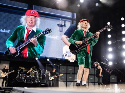 Classifiche USA: 11 nuove entrate in Top 20, ma gli AC/DC rimangono primi