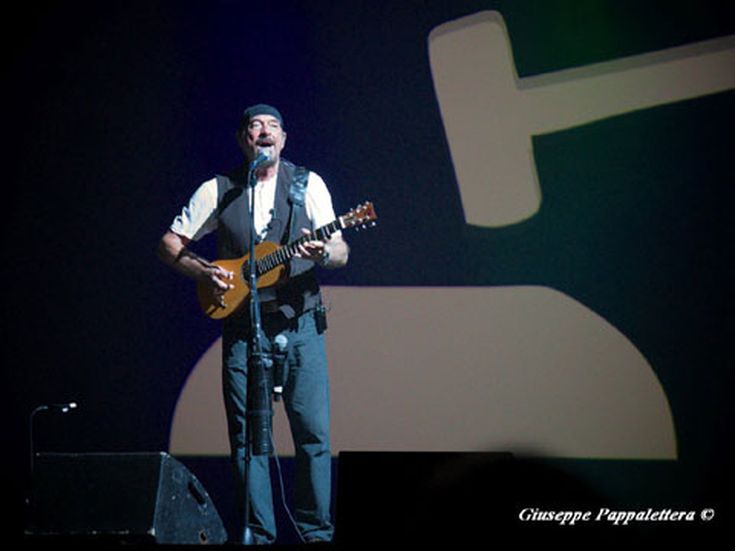 Ian Anderson, disco solista con omaggio a Eltsin
