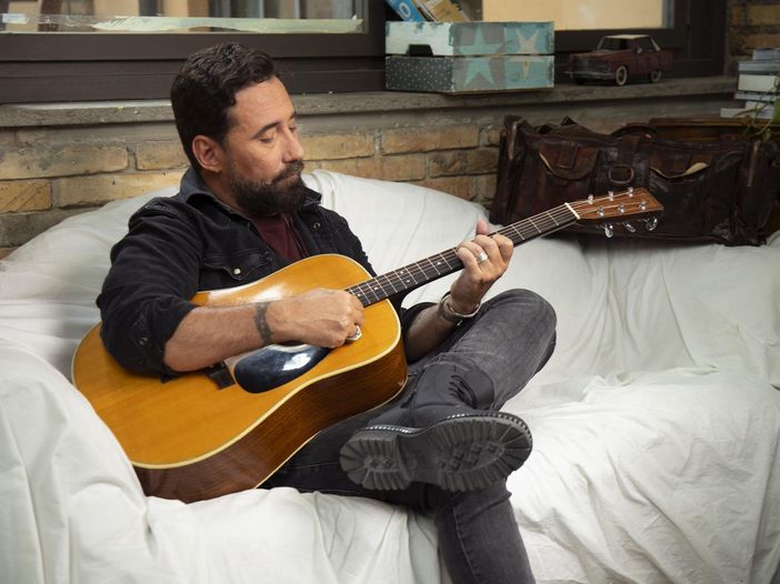 Tiromancino: Federico Zampaglione è il fratellone maggiore che ha sdoganato l’indie pop Tiromancino: Federico Zampaglione è il fratellone maggiore che ha sdoganato l’indie pop