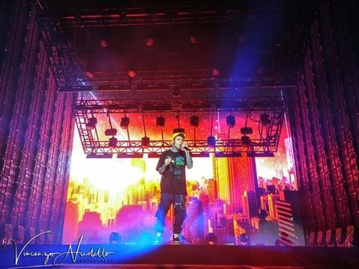 Fedez racconta 'Paranoia airlines', il suo esorcismo emo pop - VIDEOINTERVISTA Fedez racconta 'Paranoia airlines', il suo esorcismo emo pop - VIDEOINTERVISTA