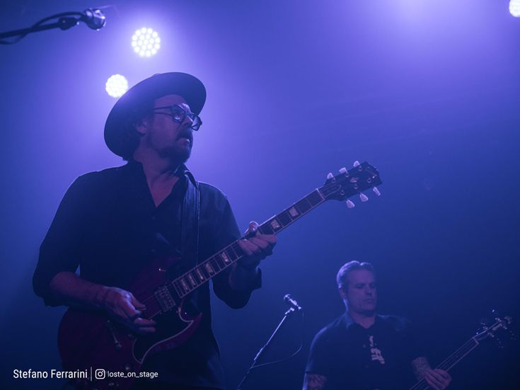 Duff McKagan e Axl Rose, insieme sul palco a Seattle