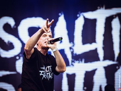 Assalti Frontali ospiti alla tv dei vescovi