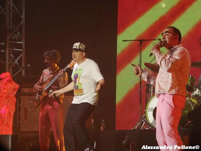 Elio e le Storie Tese presentano ‘Craccracriccrecr’ Elio e le Storie Tese presentano ‘Craccracriccrecr’