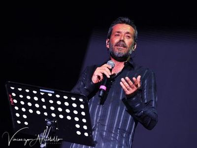 Silvestri ha scritto le musiche per una commedia teatrale con Mastandrea